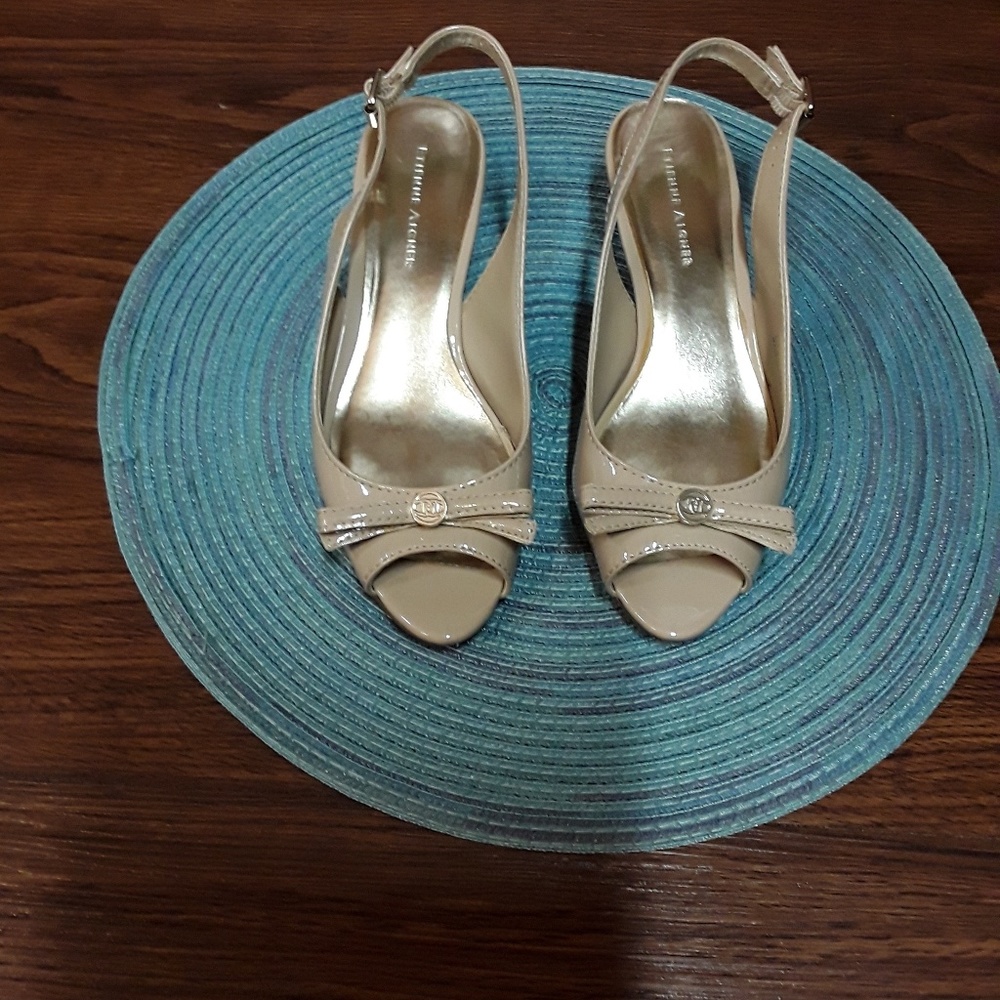 Etienne Aigner Nude Slingbacks